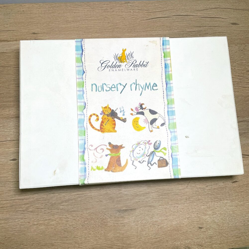 NIB Golden Rabbit Enamelware "Cat and The Fiddle" Nursery Rhyme Dish Set